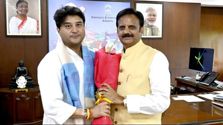 मंत्री श्री राजेन्द्र शुक्ल की केन्द्रीय मंत्री सिंधिया से मुलाकात